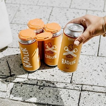 ⚡️🍋RADLER SPRING GIVEAWAY 🍋⚡️
We’re celebrating spring with #Radlers + beer gear for you and your crew!  Let’s cheers to the season and reach 5K followers 🍻
➖
To enter: 
FOLLOW @DistrictBrewing Instagram
TAG 🖐🏼 2 #Radler lovin